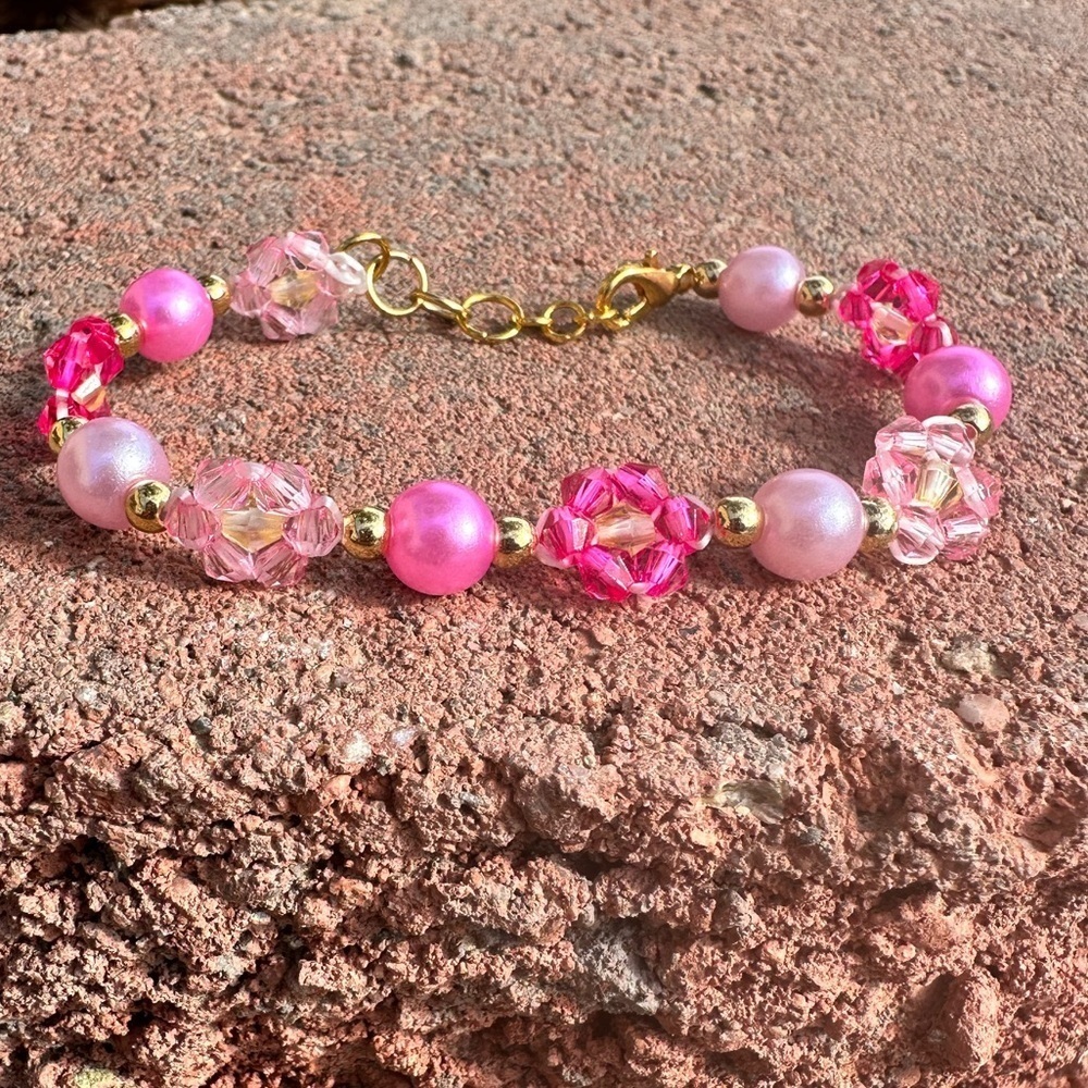 Pink Pearl Floral Beaded Adjustable Bracelet with Gold Colored Clasp